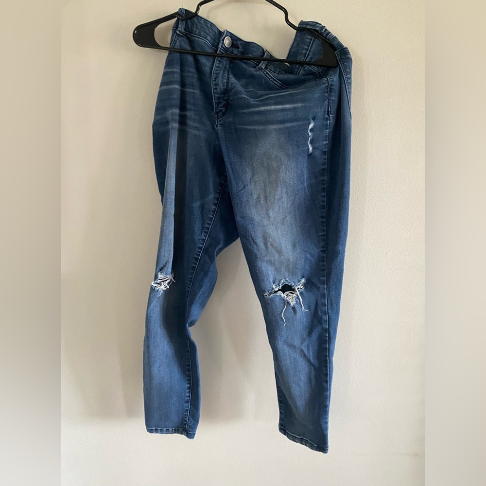 Wit&Wisdom Distressed Jeans size 16